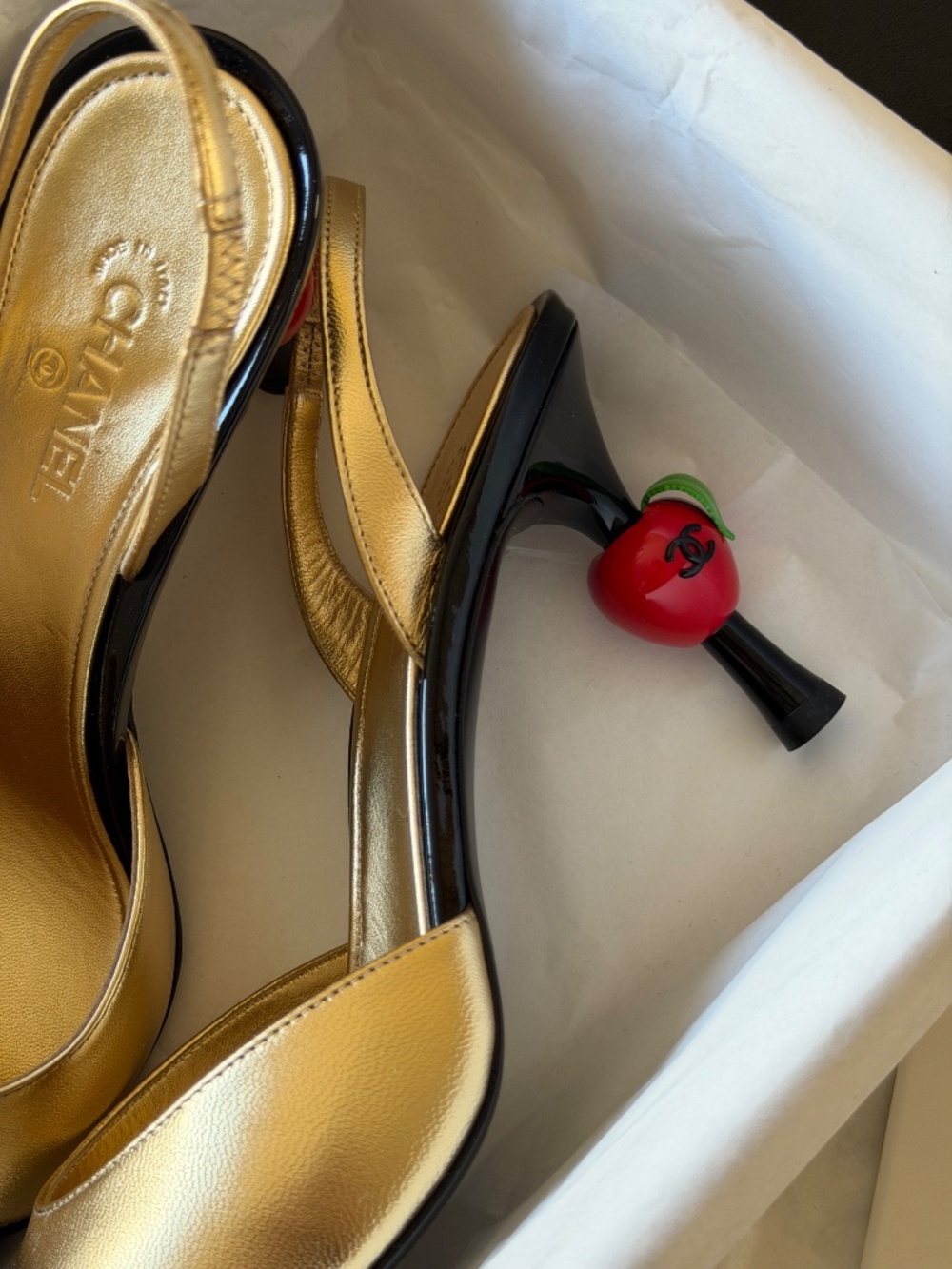 Chanel Apple heel shoes - Picture 4 of 5